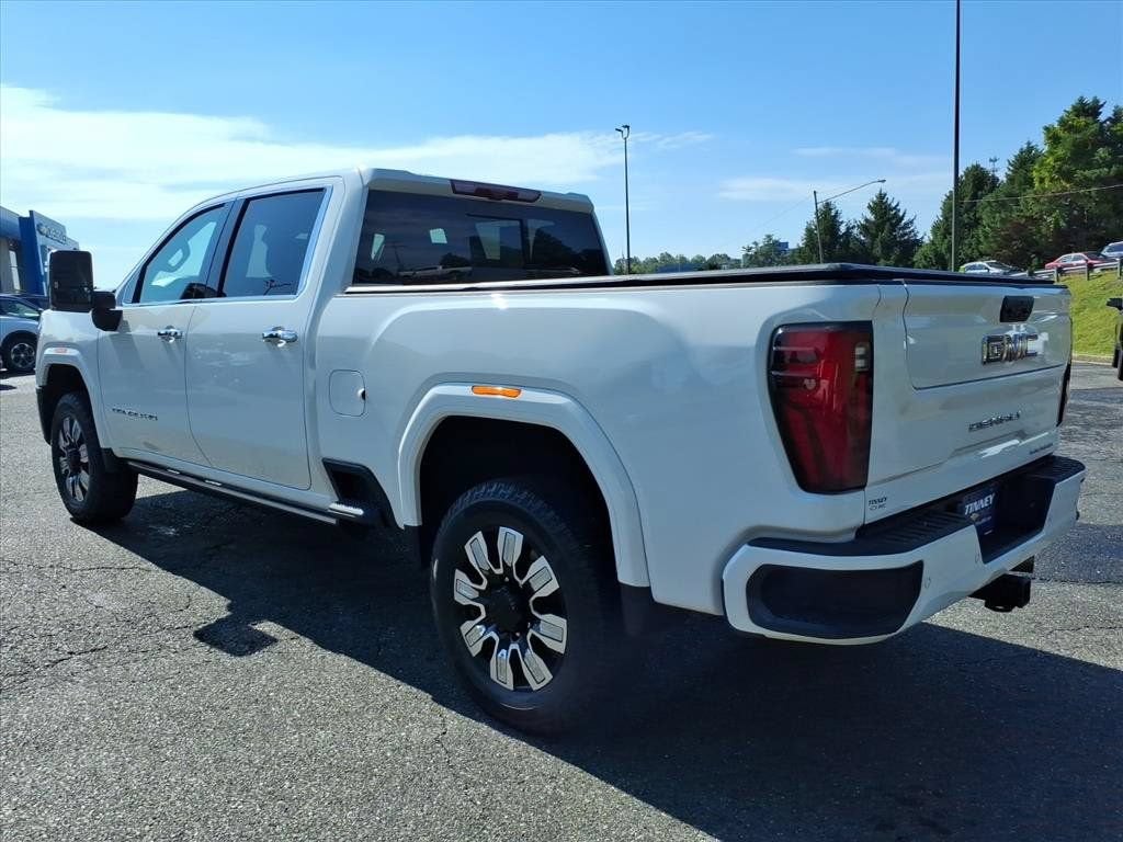 2024 GMC Sierra 3500 HD — detail view