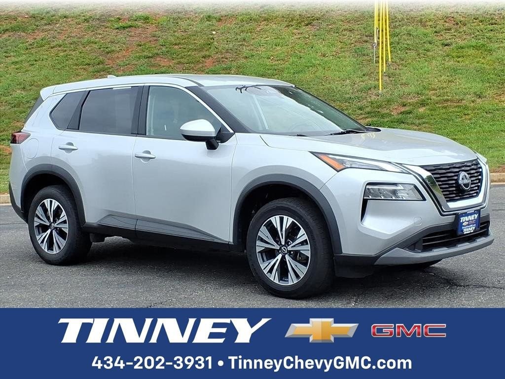 2023 Nissan Rogue SV in Silver — front three-quarter view